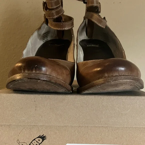 Freebird by Steven Randi Size 10 tan leather. - Picture 4 of 9